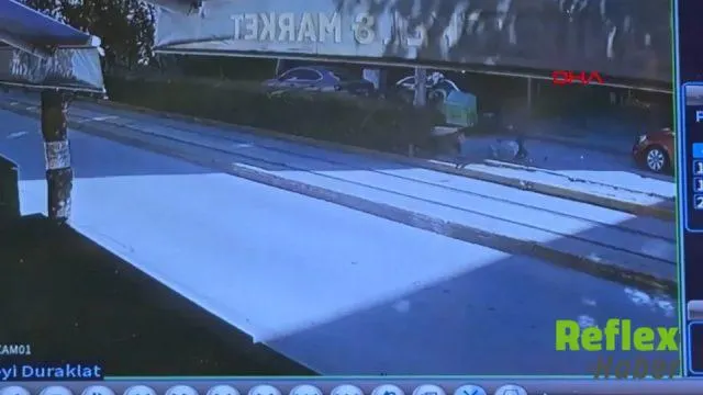 Eskişehir’de Motosiklet Yayaya Çarptı: Kaza Kamerada