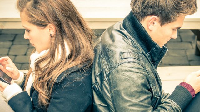 Kadınlar erkeklerden daha hesaplı alışveriş yapıyor
