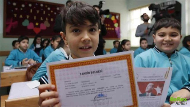 Karne Günü Okullar Yarım Gün Mü, Tam Gün Mü? 26 Haziran'da Ders İşlenecek Mi?