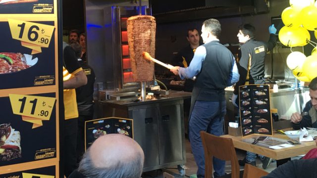 KasapDöner 2017’nin son şubesini Kozzy AVM’de açtı