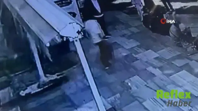 Fatih'te Camide Abdest Alan Vatandaşın Çantası Çalındı
