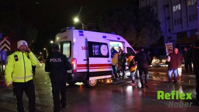 Burdur'da Servis Minibüsüyle Otomobil Çarpıştı: 12 Öğrenci Hastaneye Sevk Edildi