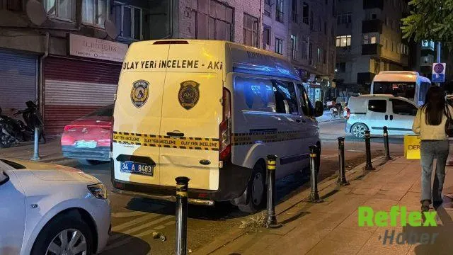 Zeytinburnu'nda Silahlı Kavgada Mermiler Binalara Ve İ̇ş Yerine İ̇sabet Etti