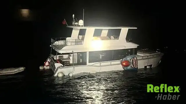 Ayvacık Açıklarında Su Alan Teknede İ̇ki Kişi Kurtarıldı