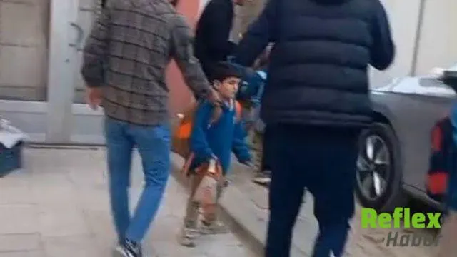 Yüksekova'da Rahatsızlanan Servis Şoförü Market Kapısına Çarptı