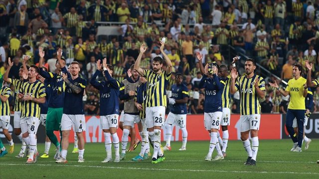 L'Equipe'ten Fenerbahçe analizi: '500 milyon euroluk borca rağmen harcama çılgınlığı'