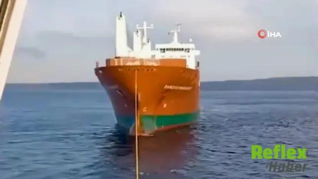 Arızalanan Kargo Gemisi Çanakkale Boğazı'nda Demirletildi