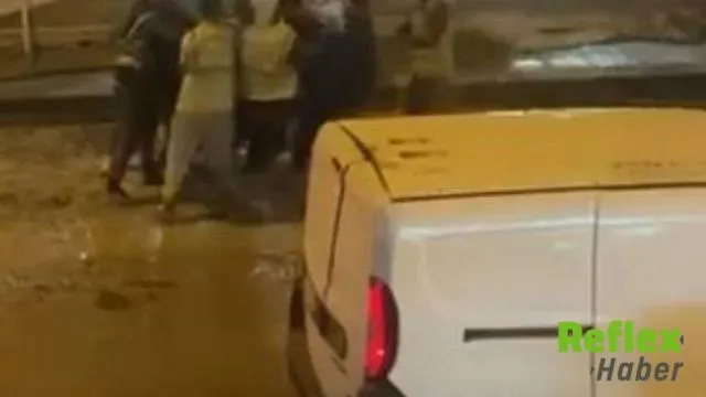 Polatlı'da Kaldırım Çalışmasında İ̇şçiler Kavga Etti