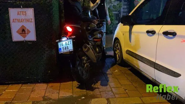 İ̇negöl'de Motosikletin Çarptığı Yaya Ve Sürücü Yaralandı