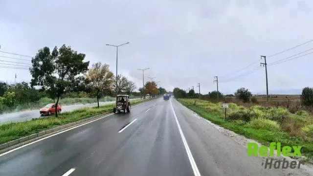 Bolu'da Traktörün Ters Şerit Tehlikesi Kamerada