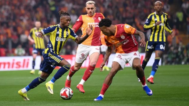 Maçta Forma Çıkarmak Neden Yasak? Cezası Sarı Kart mı?