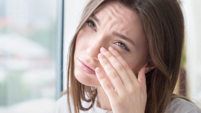 Makyaj yaparken ya da gülerken ağrı oluşuyorsa nedeni trigeminal nevralji olabilir