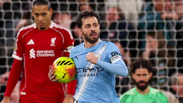 Manchester City, Liverpool'u deplasmanda 2-1 mağlup etti