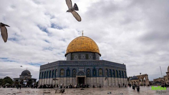 Mescid I Aksa 41 Gün Sonra Yeniden İbadete Açıldı