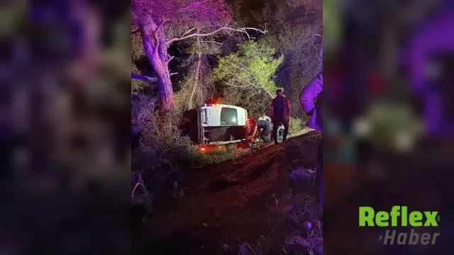Kumluca'da Tur Minibüsü Şarampole Devrildi: 15 Yaralı