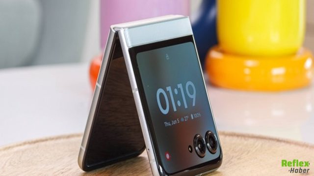 Motorola Razr 70 Ortaya Çıktı: 50 MP Kamera Ve Yeni Renkler Gündemde