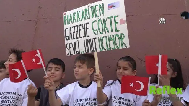 Hakkari’de Gazze’deki çocuklar için uçurtmalar gökyüzüyle buluştu