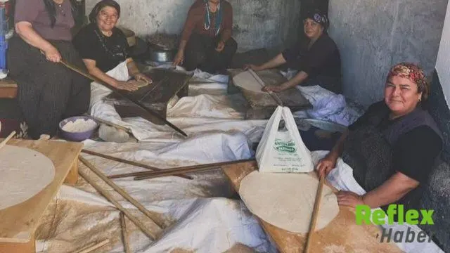 Kahramanmaraş’ta Kadınların İmece Usulü Kışlık Yufka Mesaisi