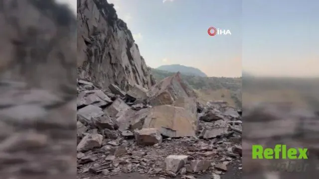 Şırnak-Beytüşşebap Yolunda Kaya Düşmesi Ulaşımı Durdurdu