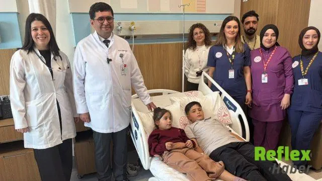 Gaziantep'te İ̇ki Kardeşin Kalbindeki Açıklıklar Aynı Gün Kapatıldı