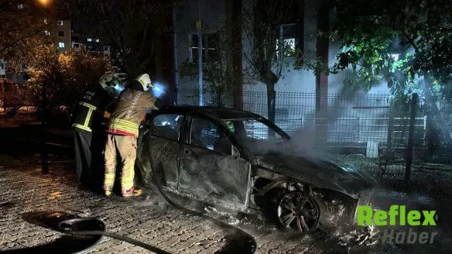 Edirne'de Bulgaristan Plakalı Otomobil Yangında Kullanılamaz Hale Geldi