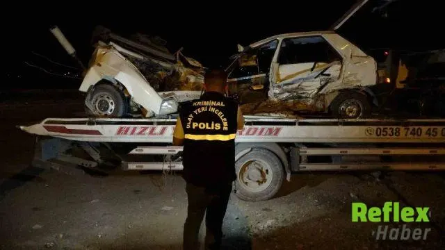 Malatya’da Üç Araç Çarpıştı, Otomobil İ̇kiye Ayrıldı