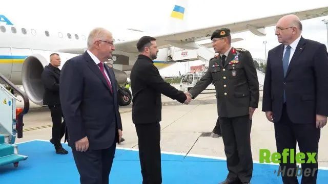 Cumhurbaşkanı Erdoğan, Ukrayna Devlet Başkanı Zelenskiy İ̇le İ̇stanbul’da Görüştü