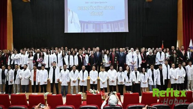 Kahramanmaraş’ta geleceğin doktorları ilk önlüklerini giydi