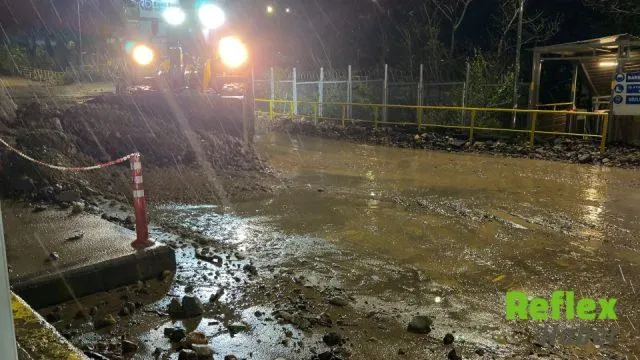 Rize Çayeli'nde Taşkın: Üç Mahalleye Ulaşım Kesildi