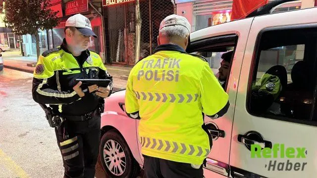 Alaca’da Trafik Denetimlerinde 49 Araç Ve Sürücüye Ceza