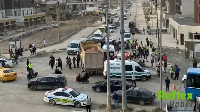 Hatay’da Motosiklet Sürücüsü Hafriyat Kamyonunun Altında Can Verdi