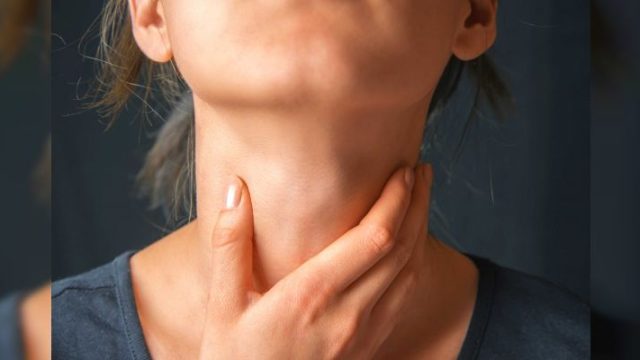 Öksürük, boğazda yanma hissi ve tahriş: Boğaz reflüsü