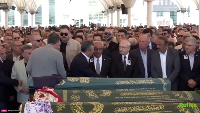 Olcay Baykal'ın Cenazesinde Gündem Olan An! Kılıçdaroğlu Ve Özgür Özel Karşı Karşıya Geldi