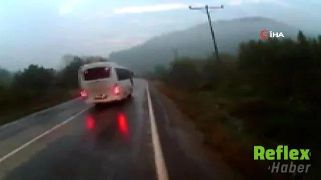 Karabük'te Tırın Hatalı Sollaması 24 Kişiyi Tehlikeye Attı