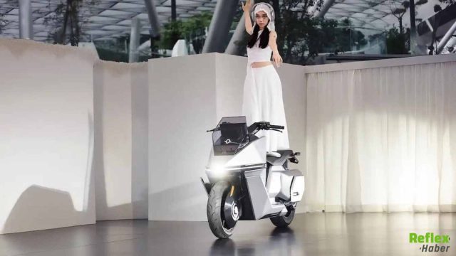OMOWAY Kendini Dengeleyen Elektrikli Motosiklet OMO X Modelini Tanıttı