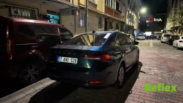 Esenyurt’ta Sürücünün Aracına Ateş Açıldı