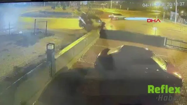 Konya'da Kontrolden Çıkan Cip Bahçe Duvarına Çarptı