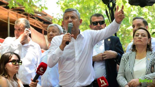 Özgür Özel'den Yeni Parti Mesajı: "Sizi Hiç Üzmeden Yeni Bir Yol Açacağız"