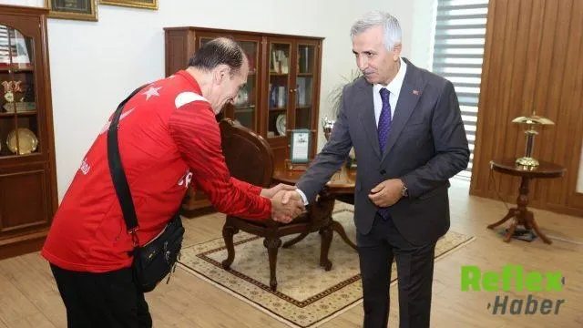 Kahramanmaraş Valisi Mükerrem Ünlüer, Dünya Şampiyonu Teyfik Çelik’i Kabul Etti