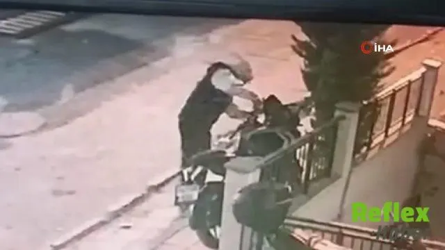 Avcılar'da Motosiklet Hırsızlığı Kamerada