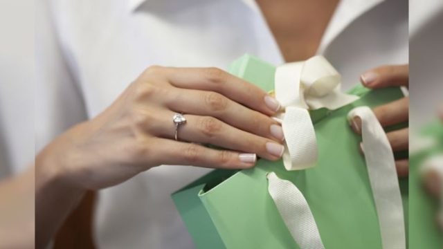Pırlanta Yüzüklerin Sevgililer Günü Rüzgarı Ariş’te!