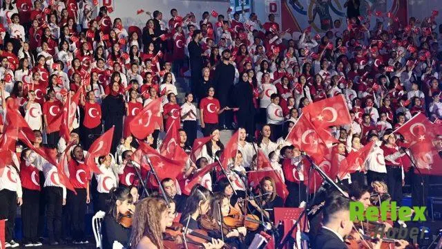Kahramanmaraş’ta 1300 Öğrenci Cumhuriyet İ̇çin Aynı Sahnede