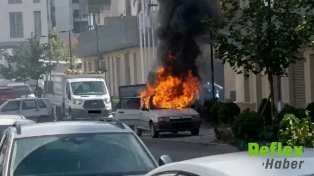Kahramanmaraş'ta Otomobilde Çıkan Yangın Paniğe Neden Oldu