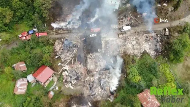 İnebolu yangın havadan görüntülendi: 11 ev küle döndü | VİDEO İZLE