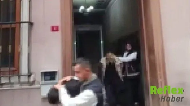 Beyoğlu’nda Camideki Döviz Hırsızlığı Kameralara Yansıdı