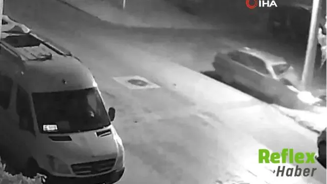 Bolvadin'de Otomobil Elektrik Direğine Çarptı