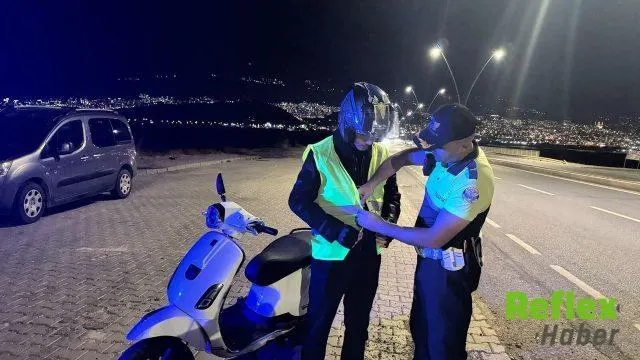 Kahramanmaraş’ta Motosikletlilere Reflektif Yelekli Güvenlik Uyarısı