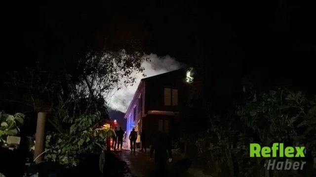 Düzce’de Ahşap Evde Çıkan Yangın Söndürüldü