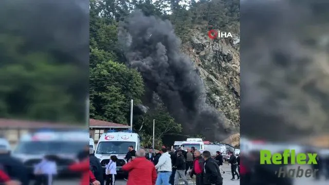 Hopa'da Tır Parkındaki Heyelan Böyle Görüntülendi