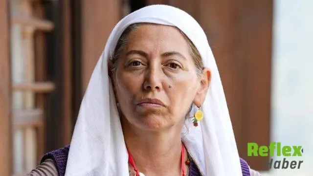 Taşacak Bu Deniz’de Emriye Hala’yı Alya Baki Canlandırıyor